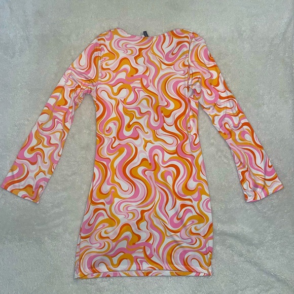 Divided H&M Pink and‎ Orange Colorful Swirl Bell Sleeve V Neck Dress - Picture 4 of 6